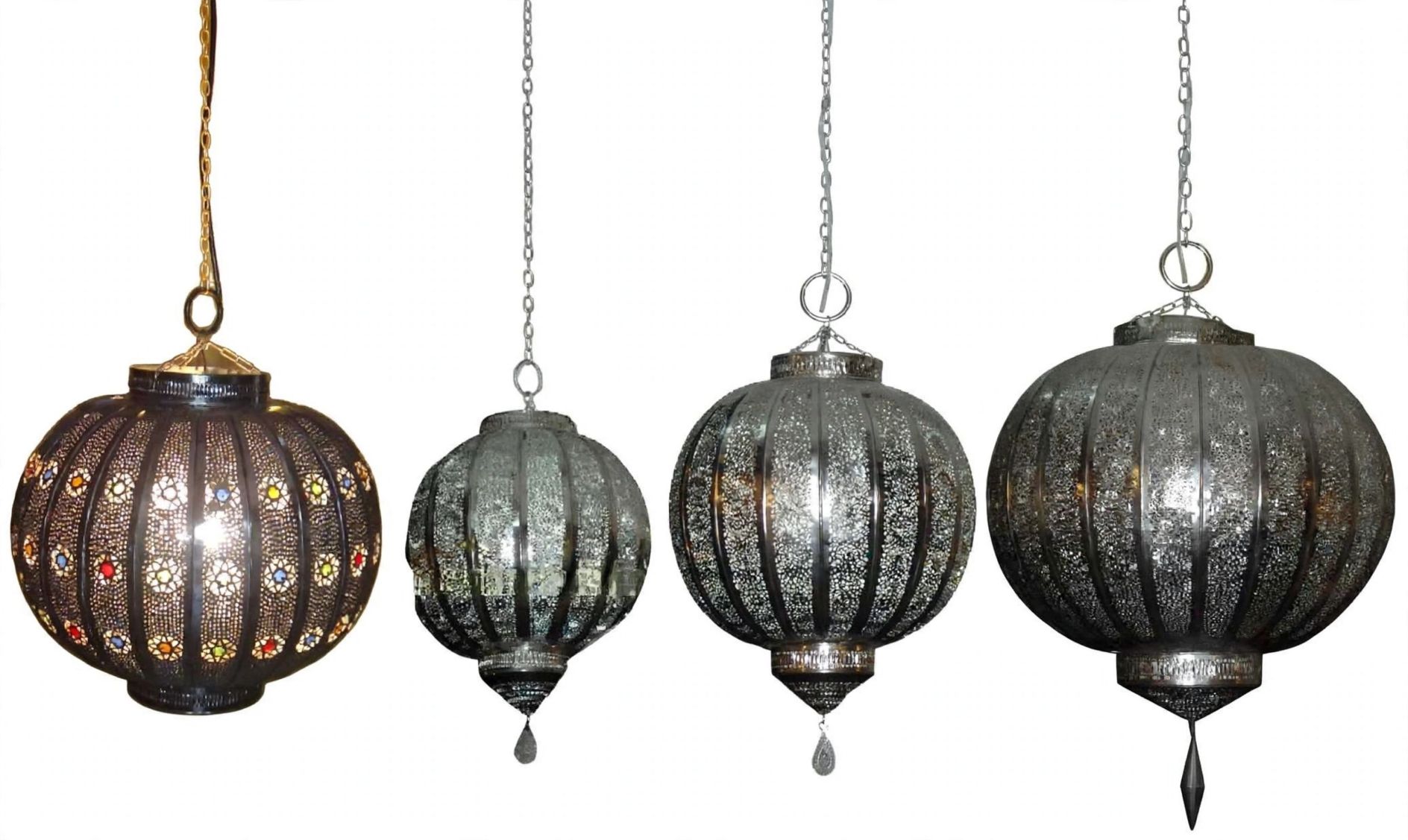 Lampadario Palla Traforata in ferro di colore argento o bianco
D30-40